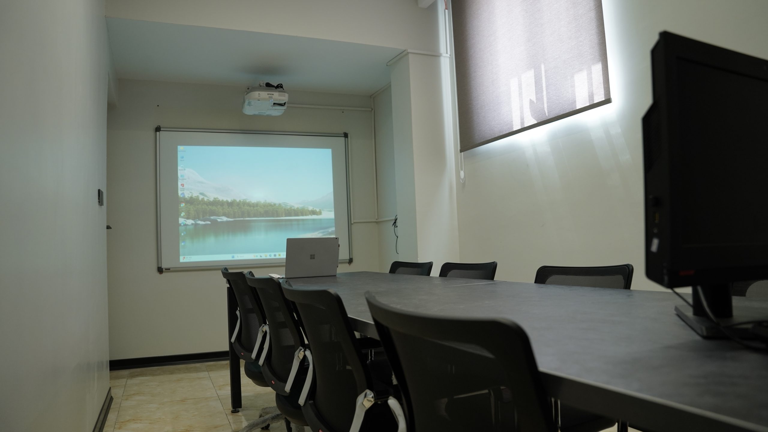 زبان برای زندگی در آموزشگاه اندیشه قلم